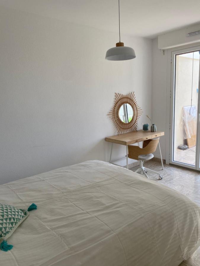 Terrasse Plein Sud - Chaleureux En Centre Ville Hyeres Ngoại thất bức ảnh